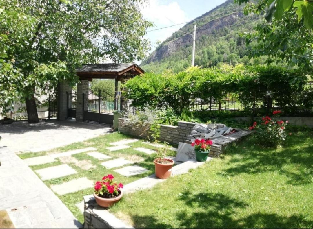 A Casa Da Elide Hotel Aymavilles ภายนอก รูปภาพ